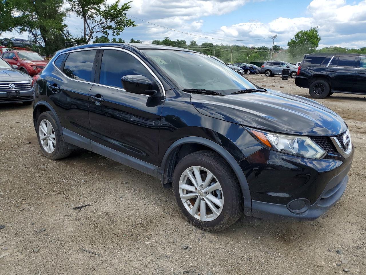 2017 Nissan Rogue Sport S - Фото 4