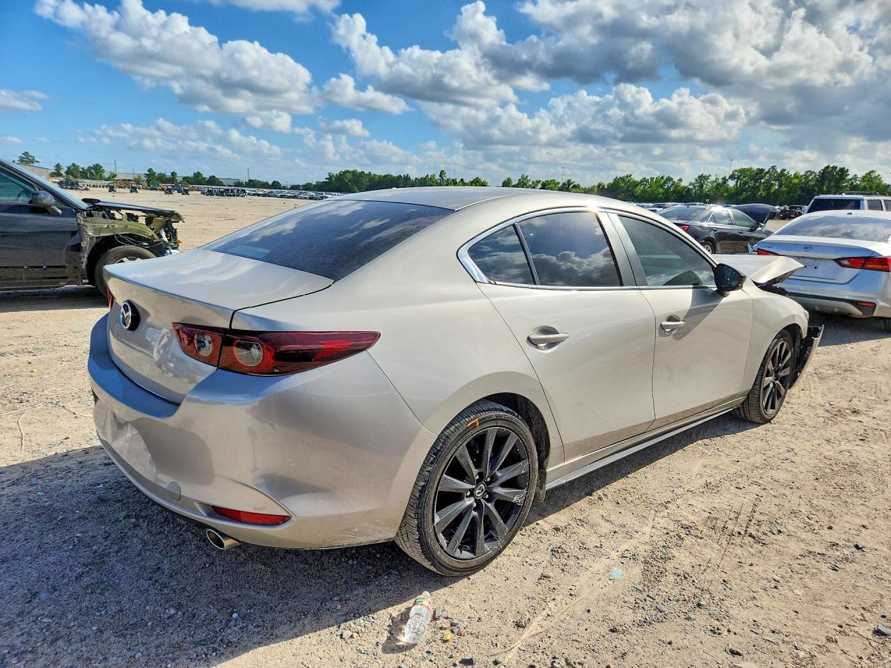 2024 Mazda 3 Select Sport - Фото 3