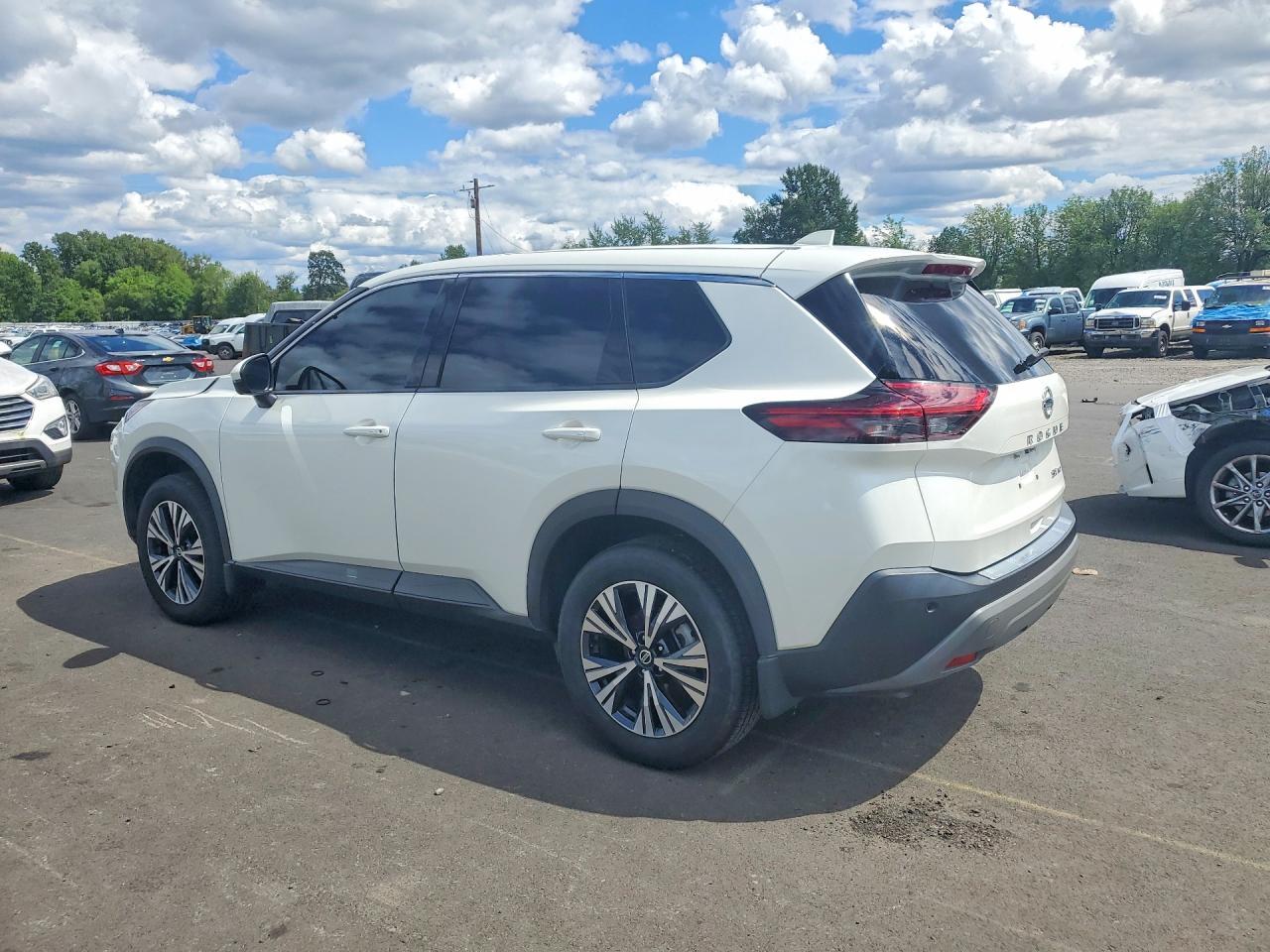 2021 Nissan Rogue Sv - Image 2