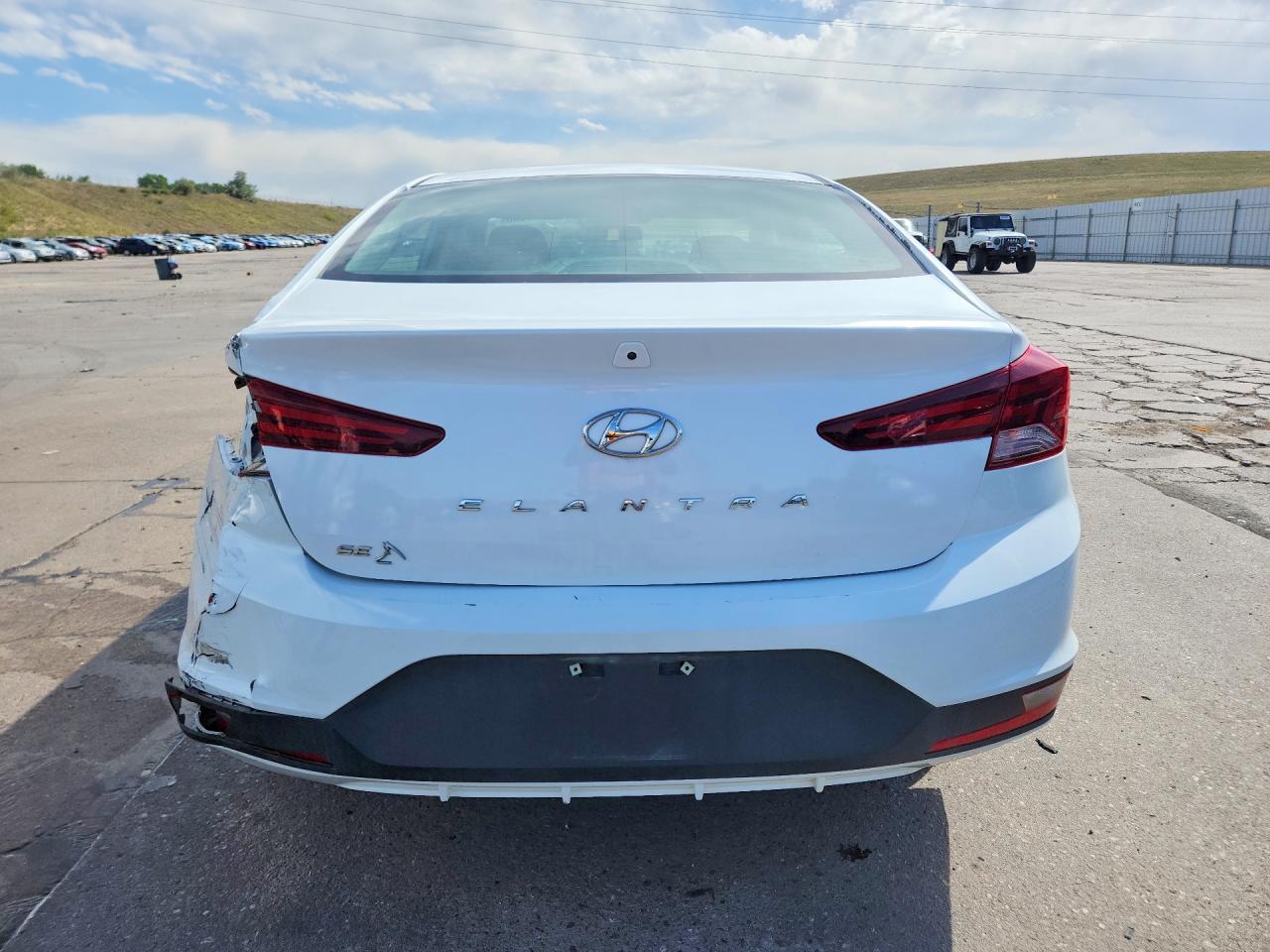 2019 Hyundai Elantra Se - Image 6