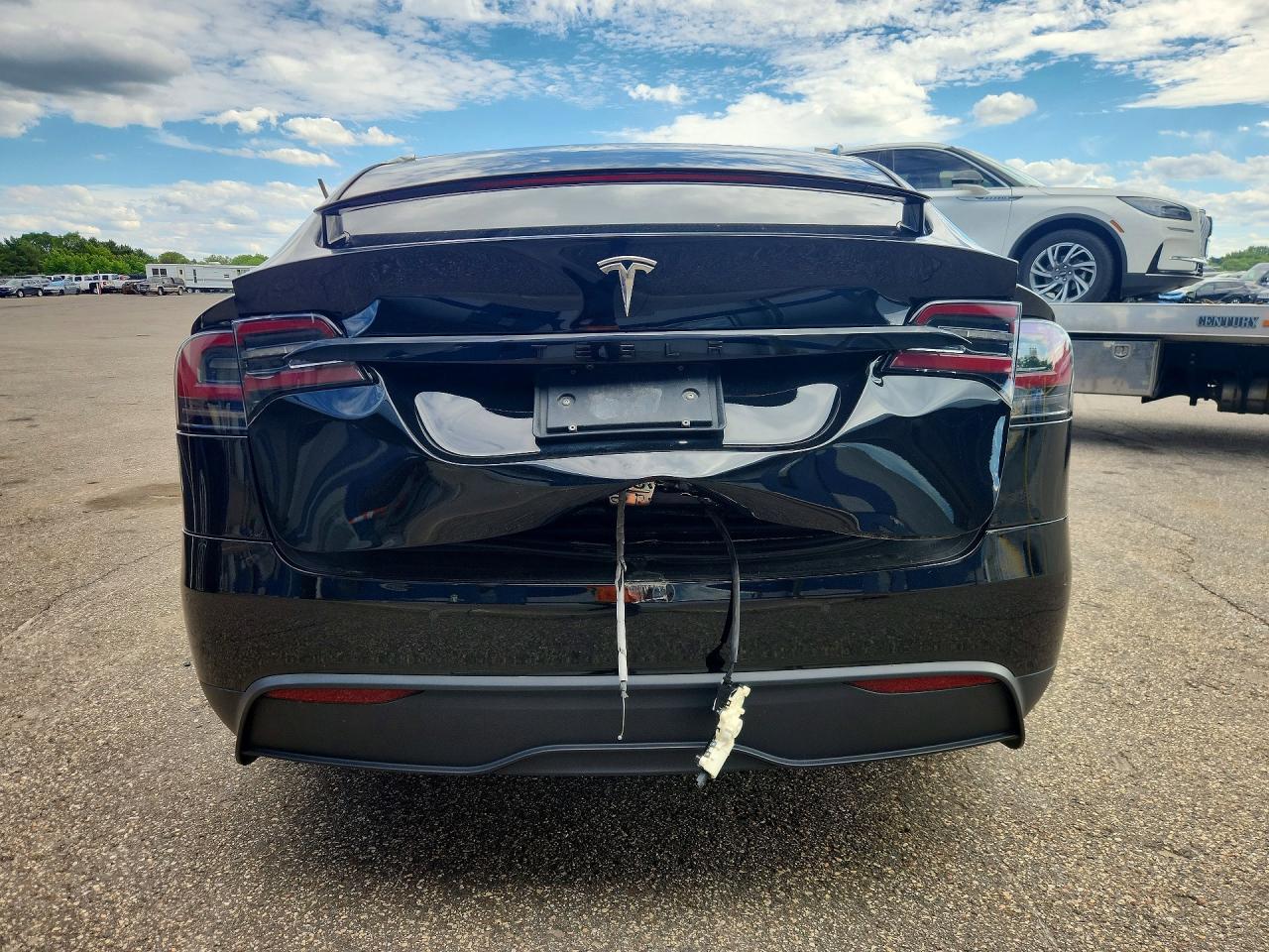 2023 Tesla Model X - Фото 6