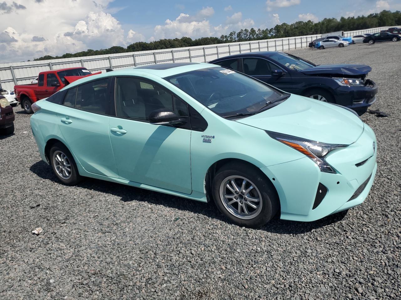 2016 Toyota Prius Three - Фото 4