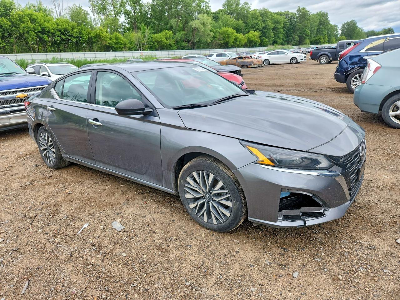 2024 Nissan Altima Sv - Image 4