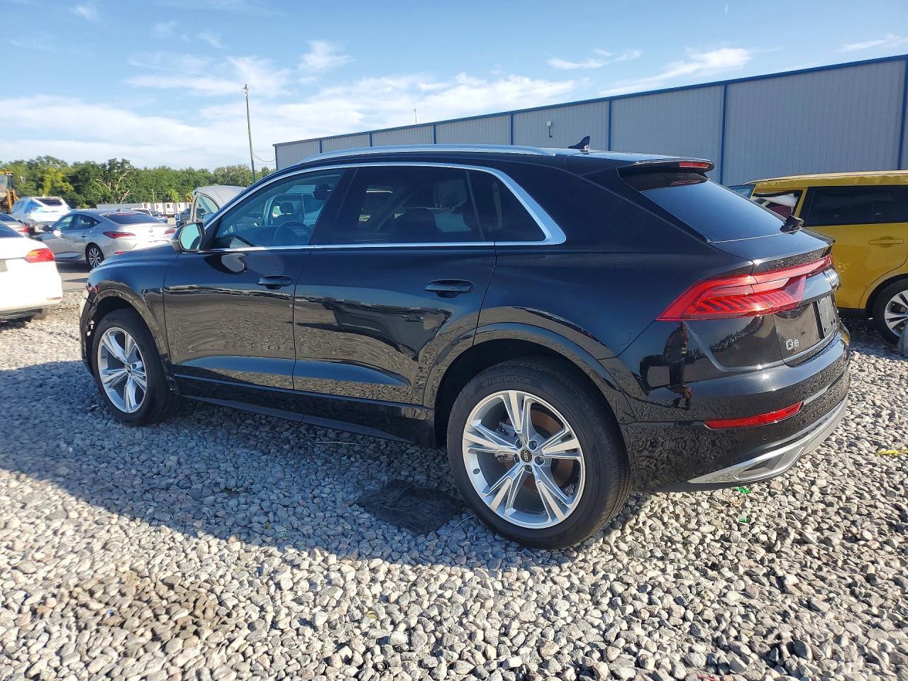 2023 Audi Q8 Premium - Фото 2
