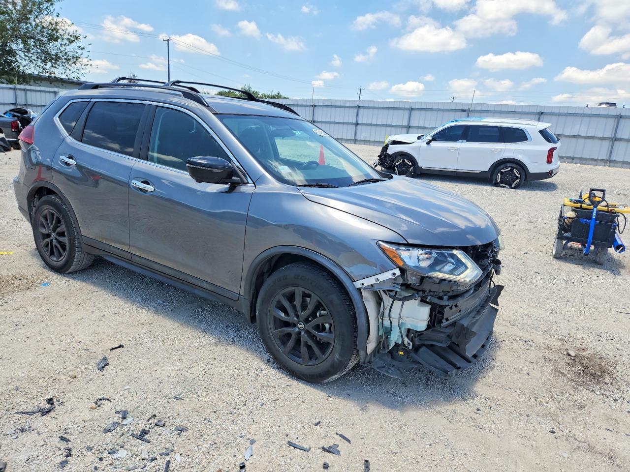 2018 Nissan Rogue Sv - Image 4