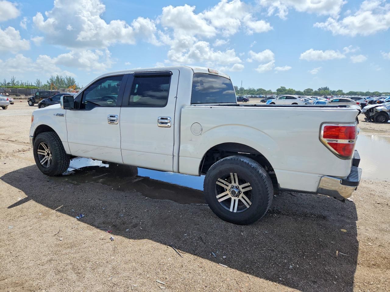 2013 Ford F150 Supercrew - Фото 2