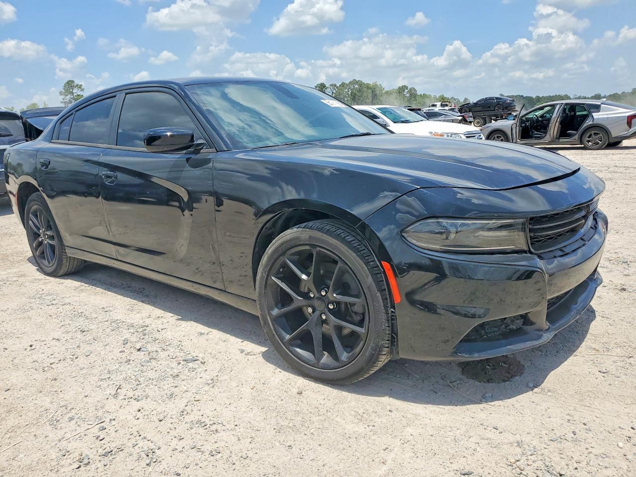 2019 Dodge Charger Sxt - Image 4