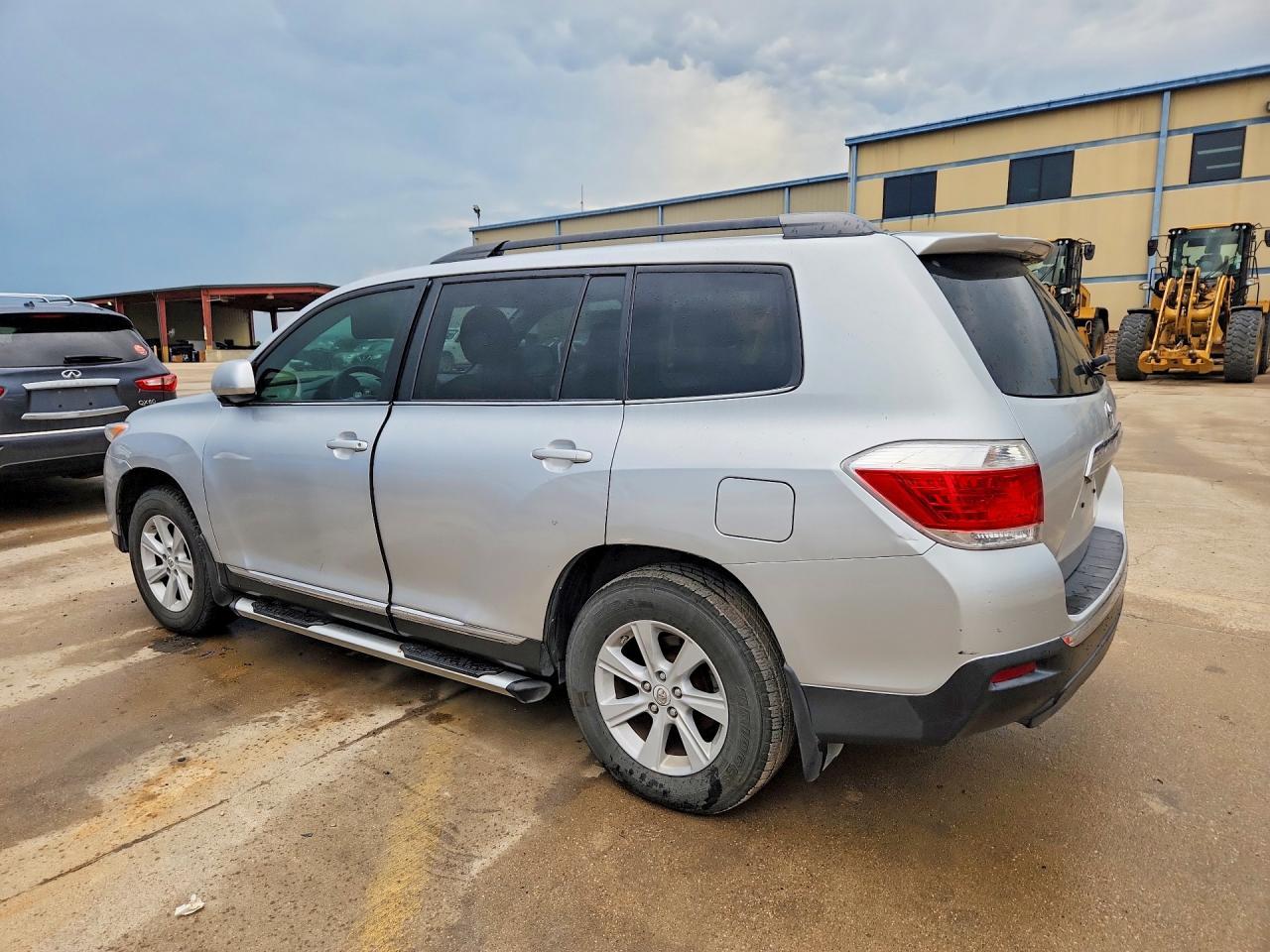 2012 Toyota Highlander Se - Image 2