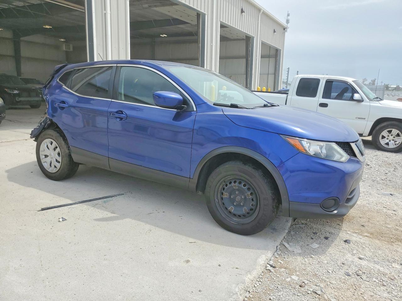2019 Nissan Rogue Sport S - Фото 4