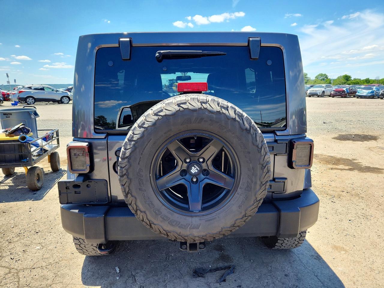 2014 Jeep Wrangler Unlimited Sahara - Фото 6