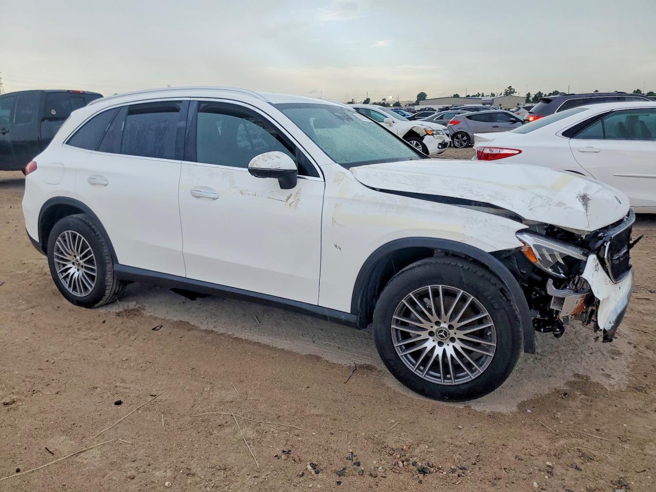 2026 Mercedes-Benz Glc 300 - Фото 4