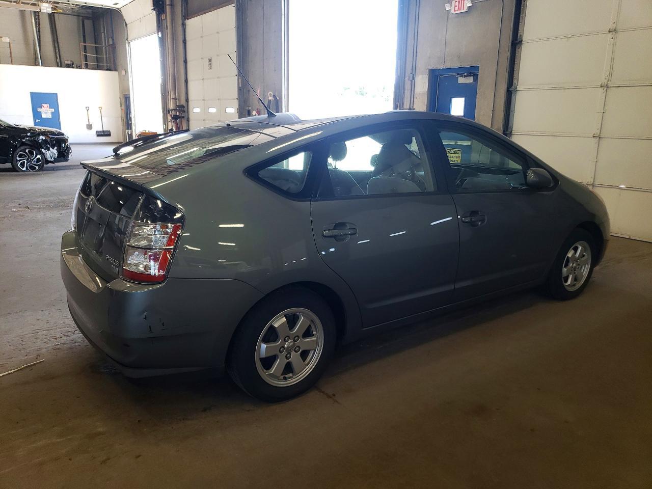 2004 Toyota Prius Base - Фото 3