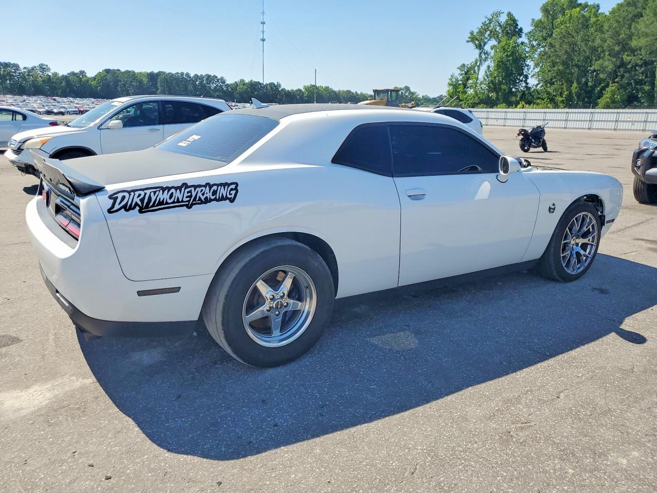 2017 Dodge Challenger R - Фото 3
