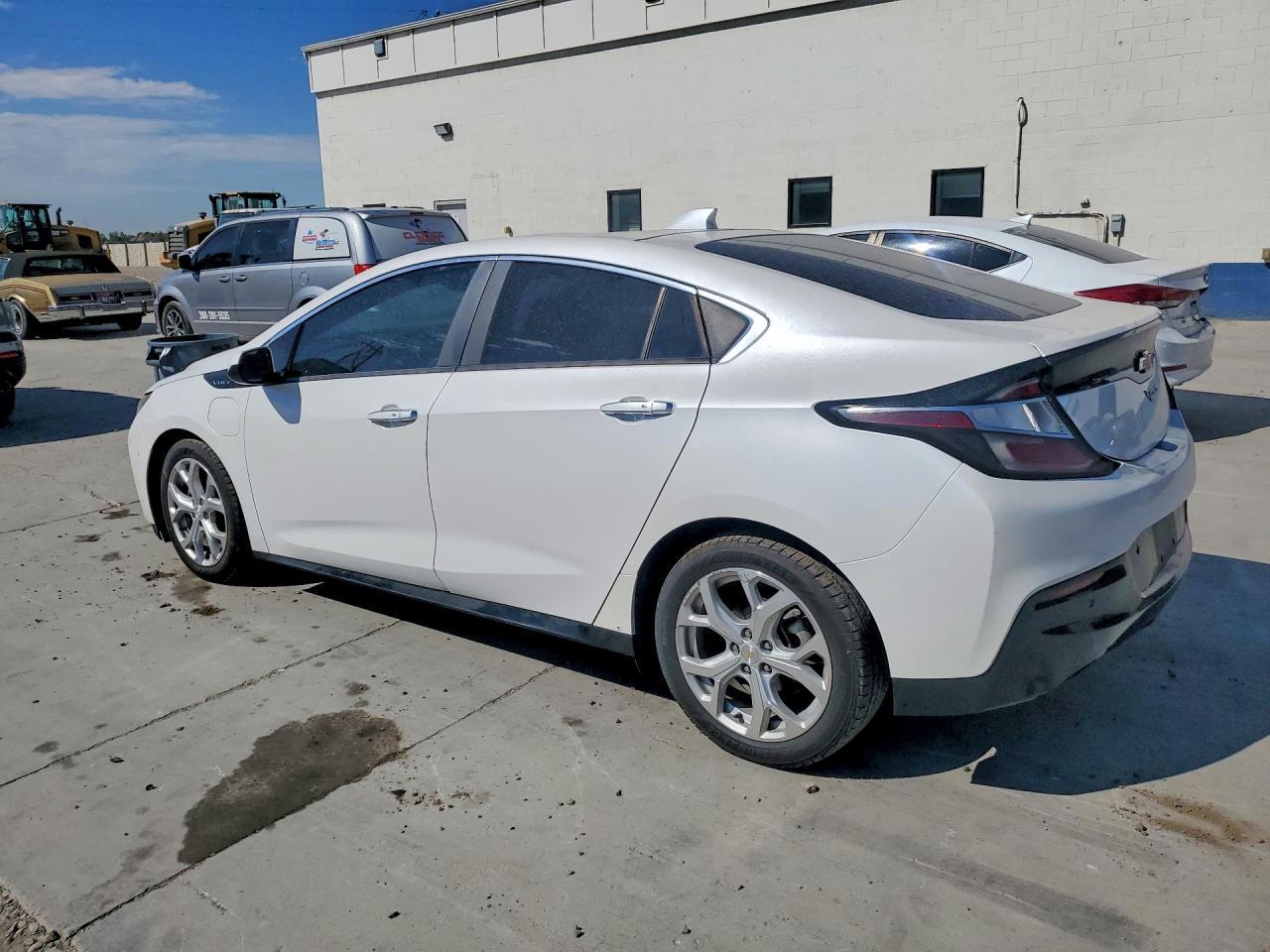2019 Chevrolet Volt Premier - Image 2