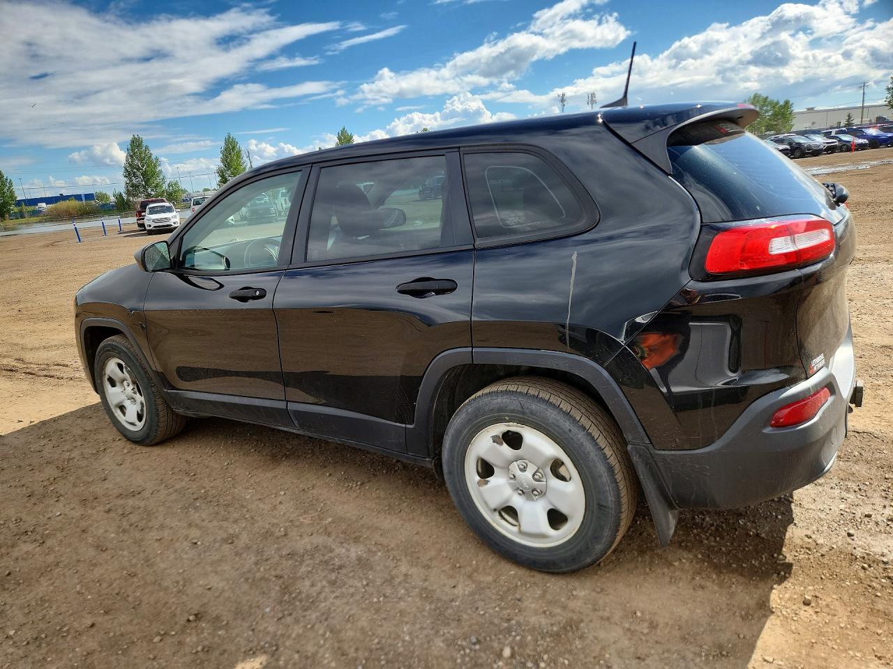 2016 Jeep Cherokee Sport - Фото 2