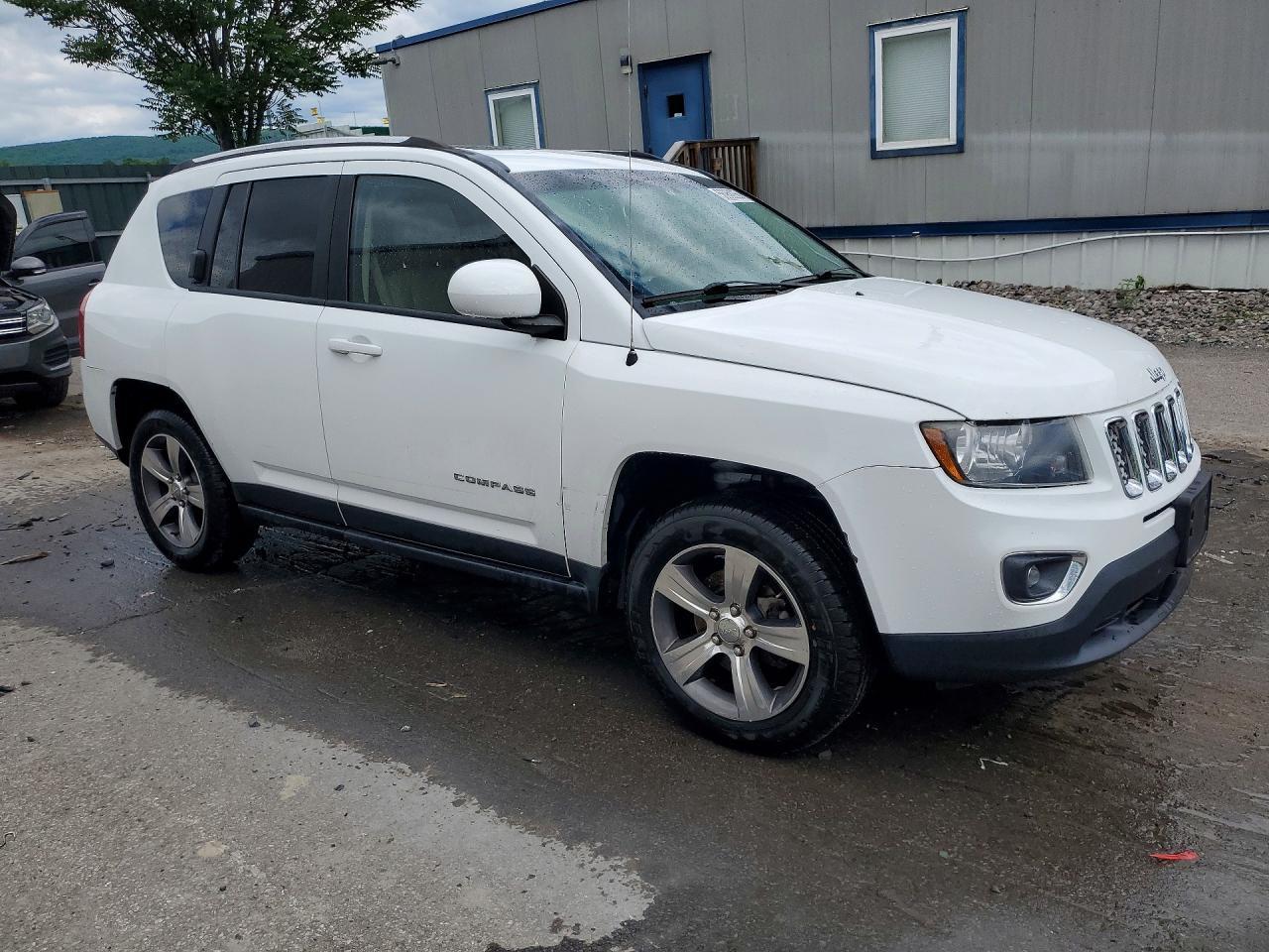 2016 Jeep Compass Latitude - Image 4