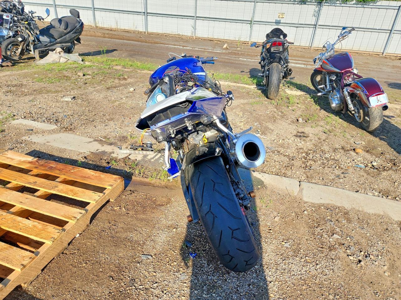 2003 Yamaha Yzfr1 - Image 4