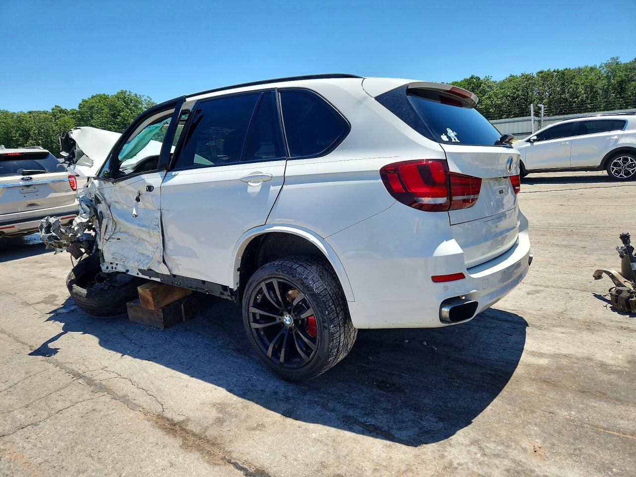 2015 BMW X5 xDrive35I - Фото 2