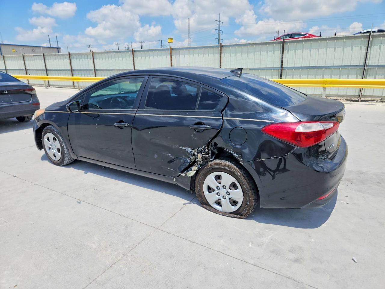 2016 Kia Forte Lx - Image 2
