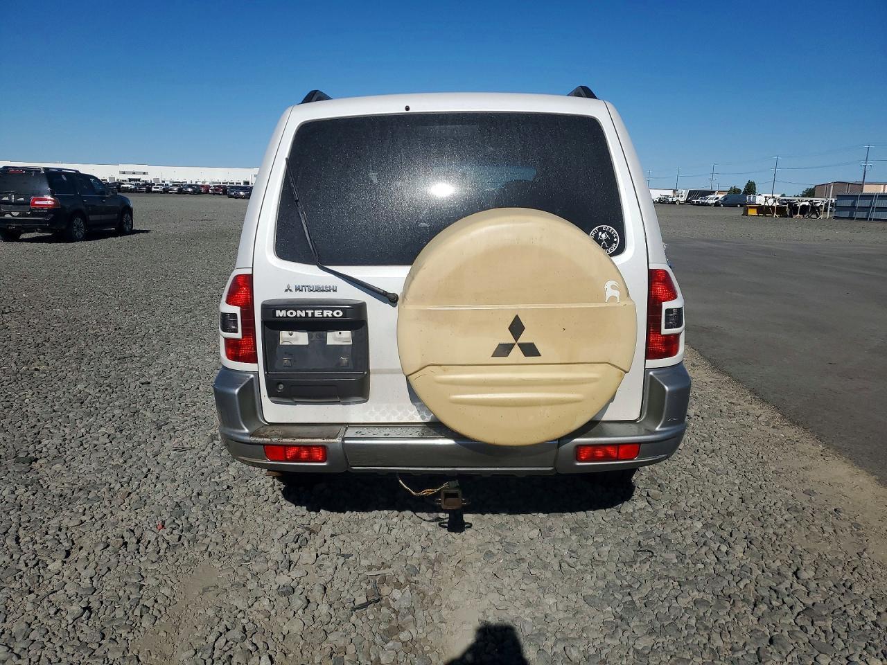 2002 Mitsubishi Montero Limited - Image 6
