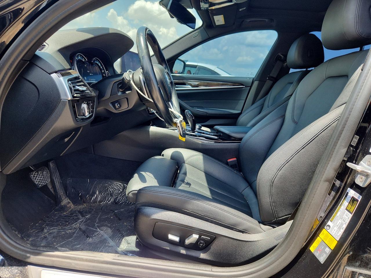 2019 BMW 530E - Фото 7