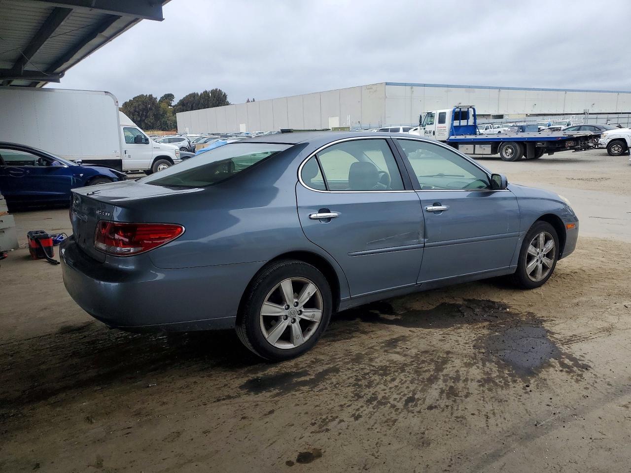 2005 Lexus Es 330 - Image 3