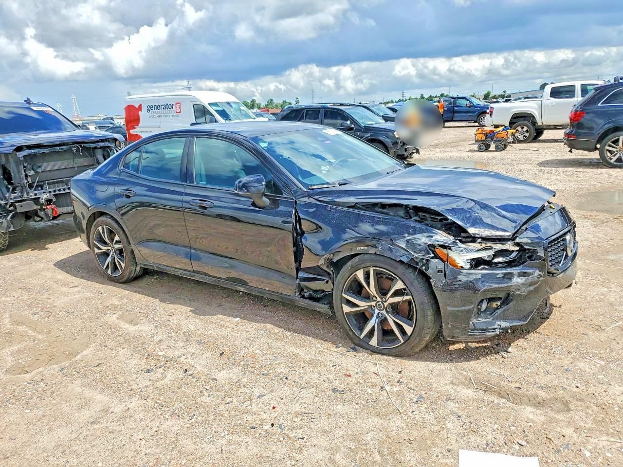 2024 Volvo S60 Plus - Image 4