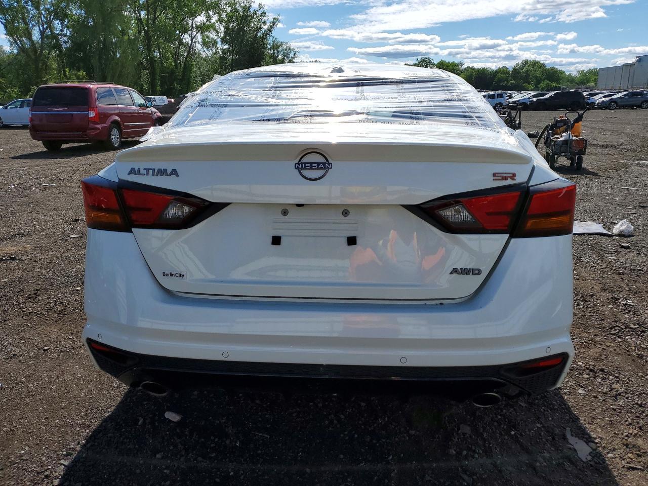 2025 Nissan Altima Sr - Фото 6