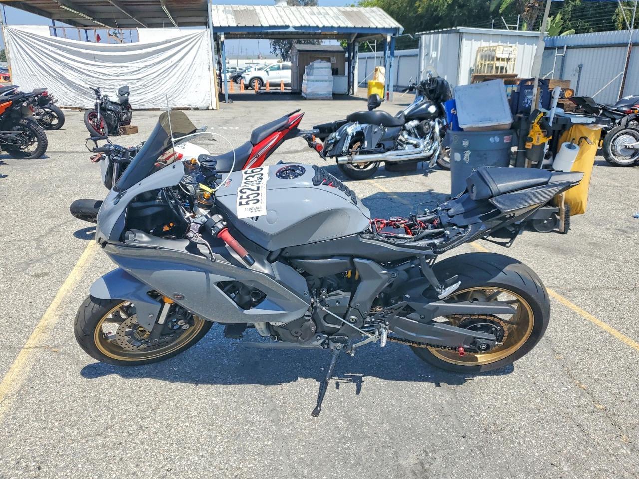 2022 Yamaha Yzfr7 - Фото 3