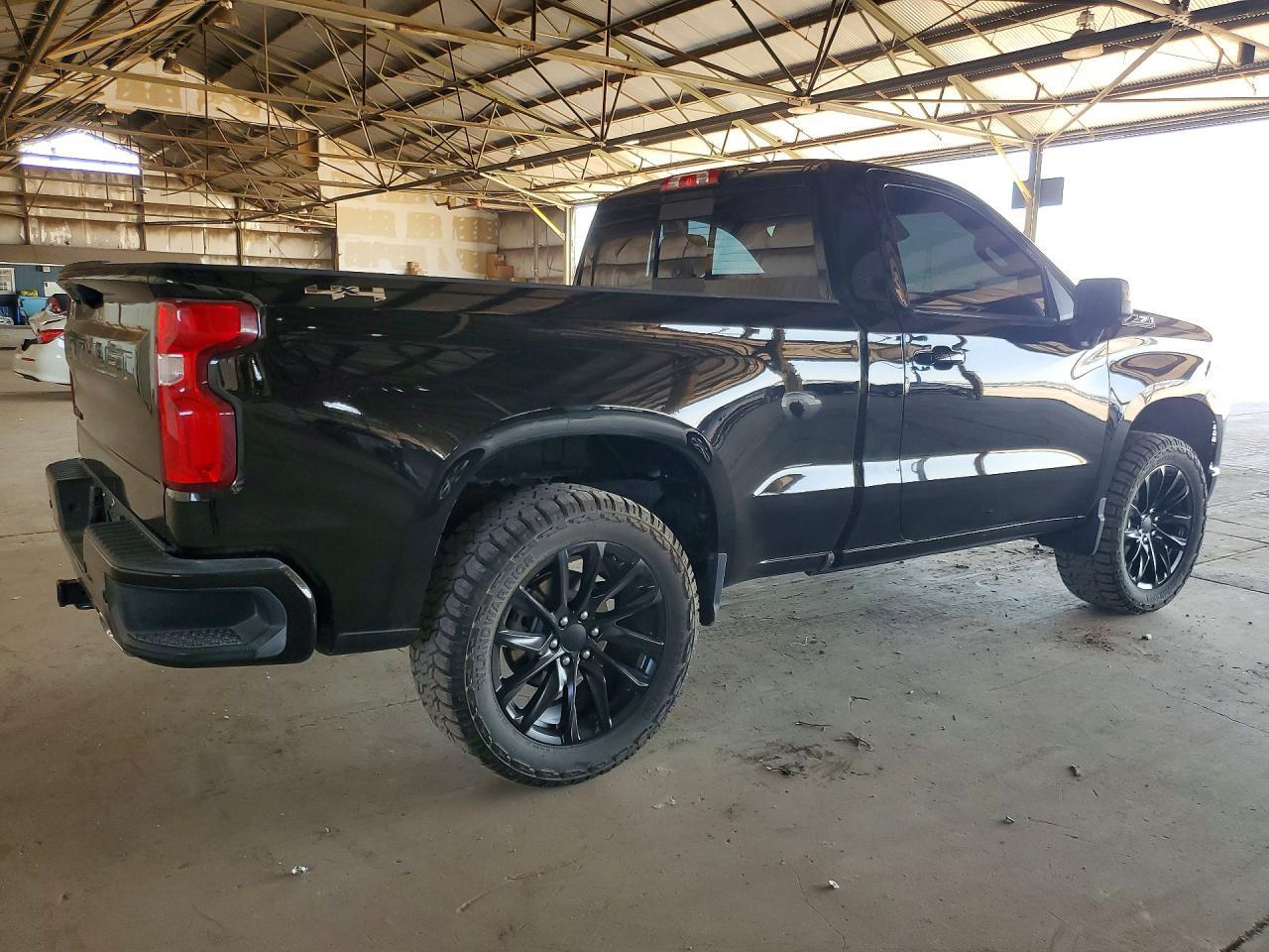 2024 Chevrolet Silverado C1500 - Фото 3