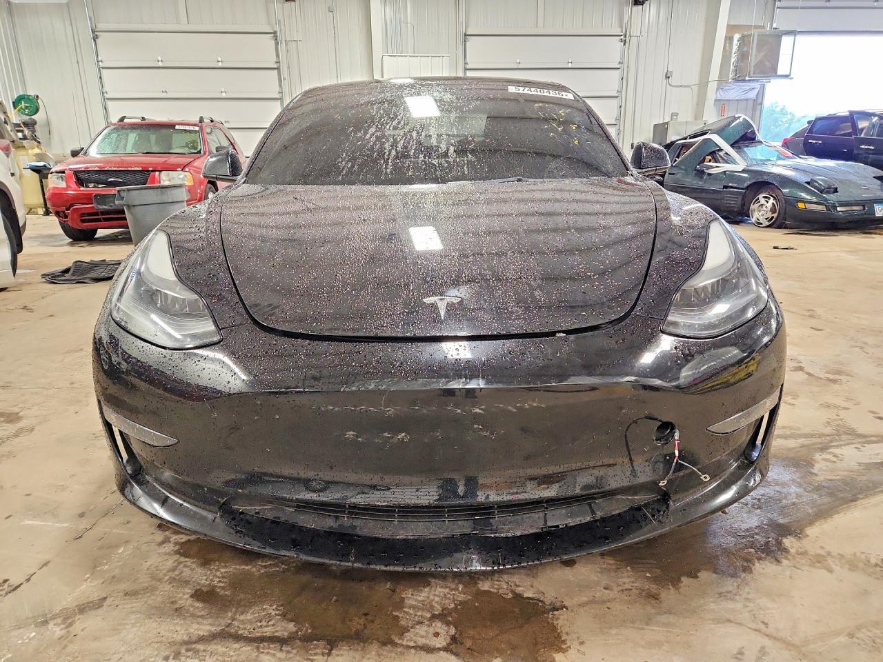 2023 Tesla Model 3 - Фото 5