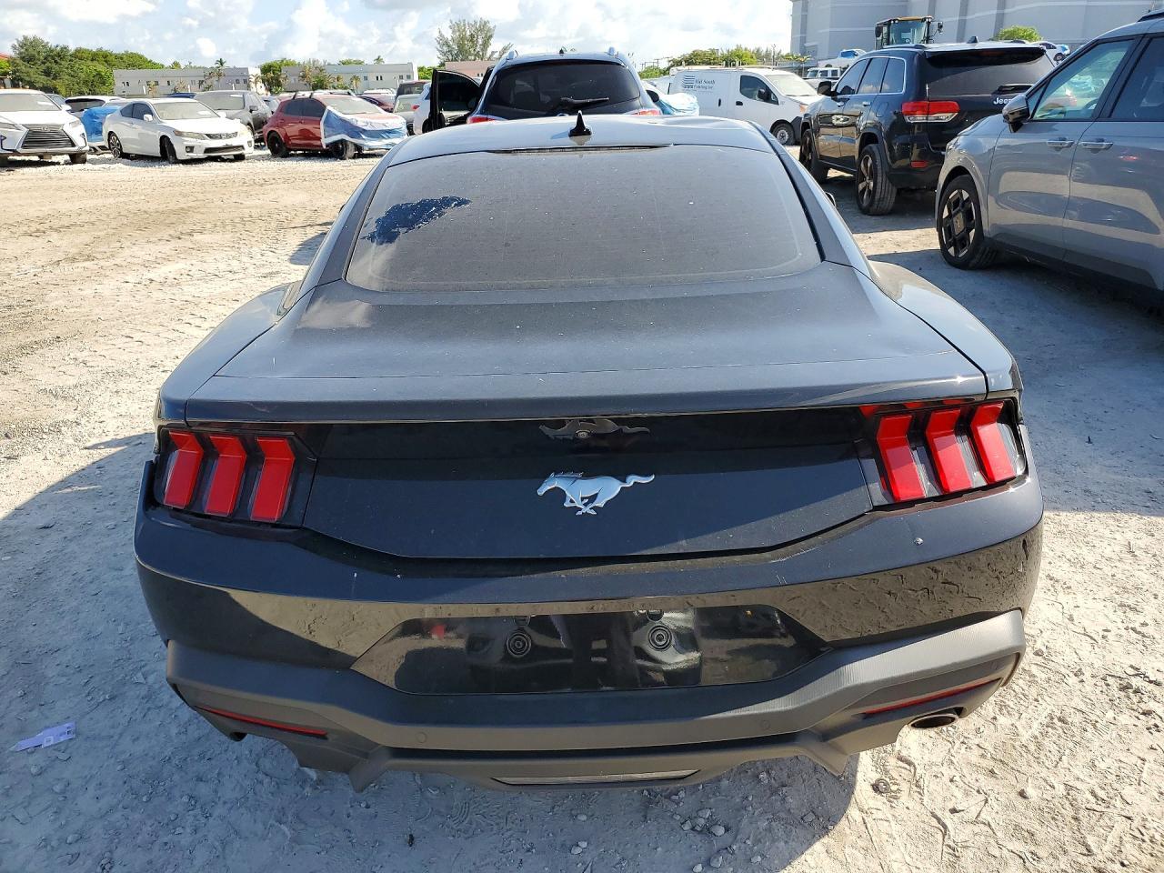 2024 Ford Mustang - Фото 6