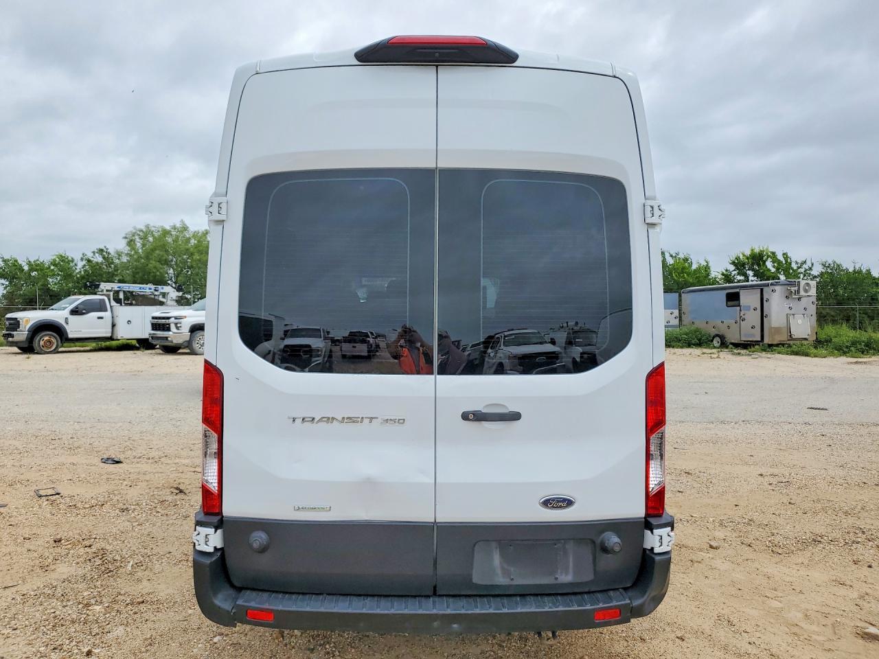 2022 Ford Transit T-350 - Image 6