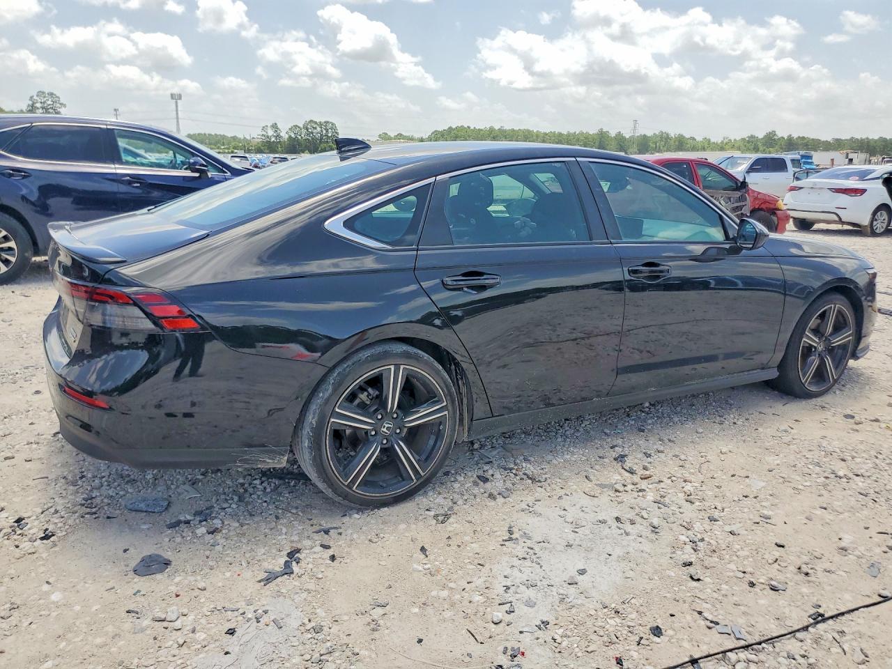 2024 Honda Accord Hybrid Sport - Image 3
