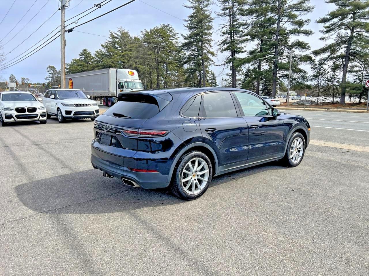2019 Porsche Cayenne - Image 4