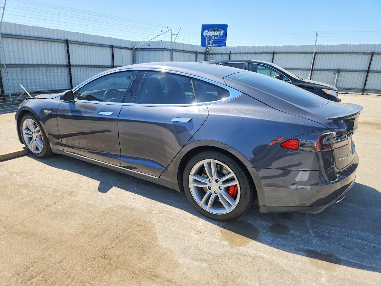 2014 Tesla Model S - Image 2
