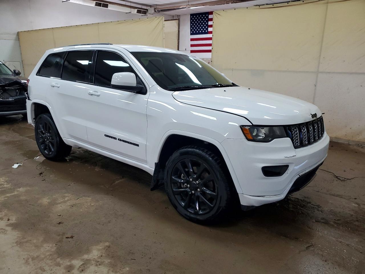 2021 Jeep Grand Cherokee Laredo - Фото 4