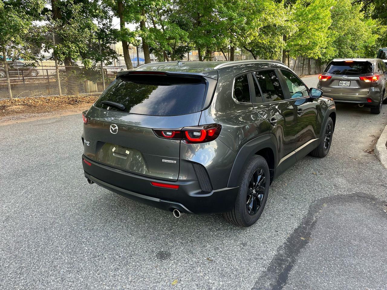 2025 Mazda Cx-50 Premium - Image 4