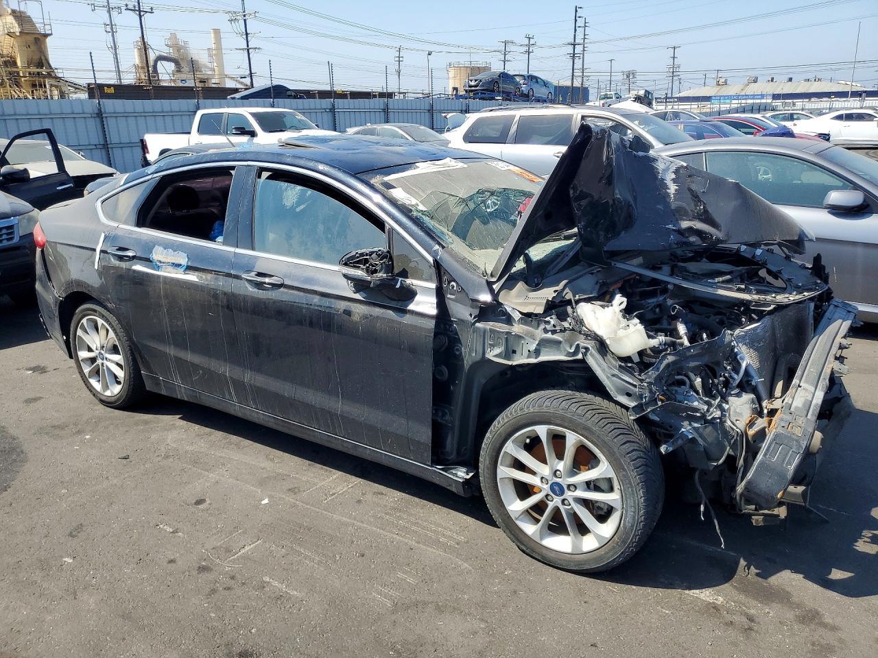 2019 Ford Fusion Titanium - Image 4