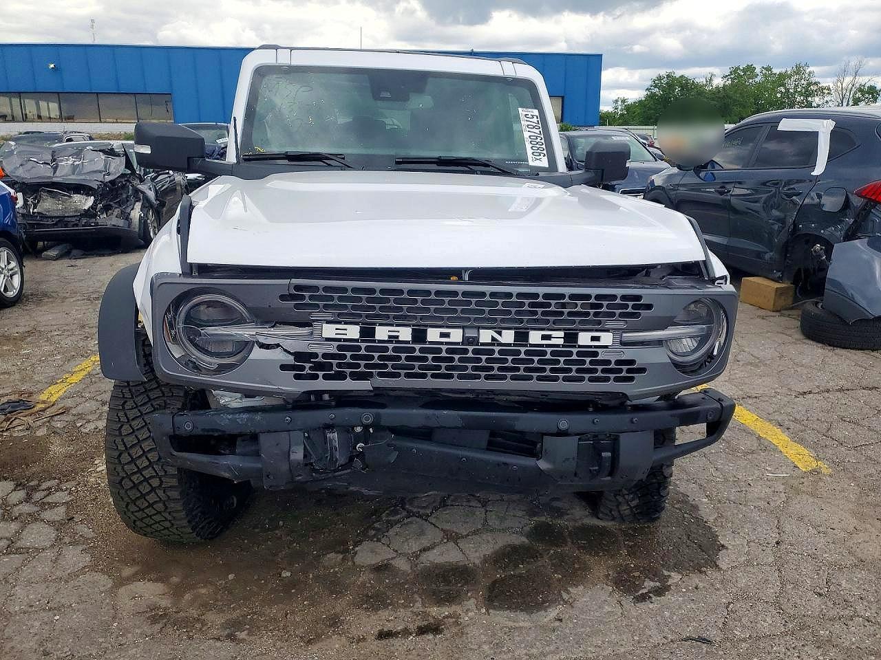 2024 Ford Bronco Badlands - Image 5