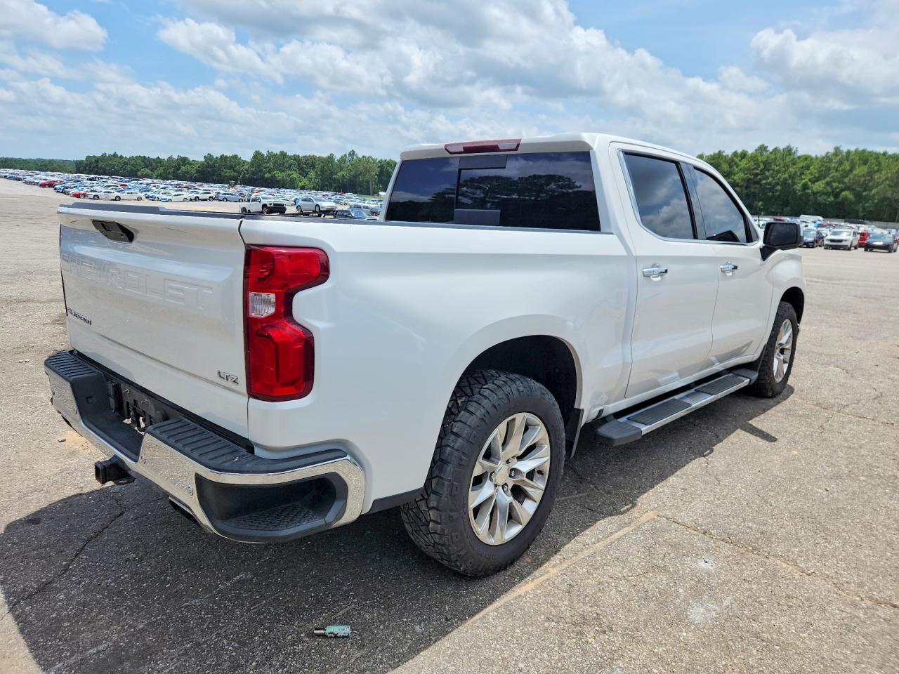 2019 Chevrolet Silverado K1500 Ltz - Image 3