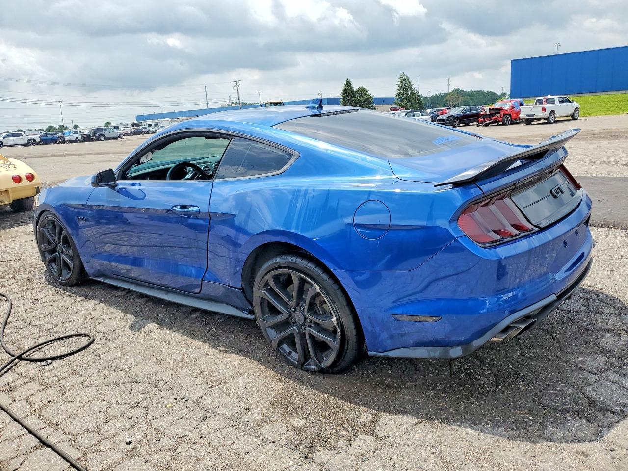 2022 Ford Mustang Gt - Image 2