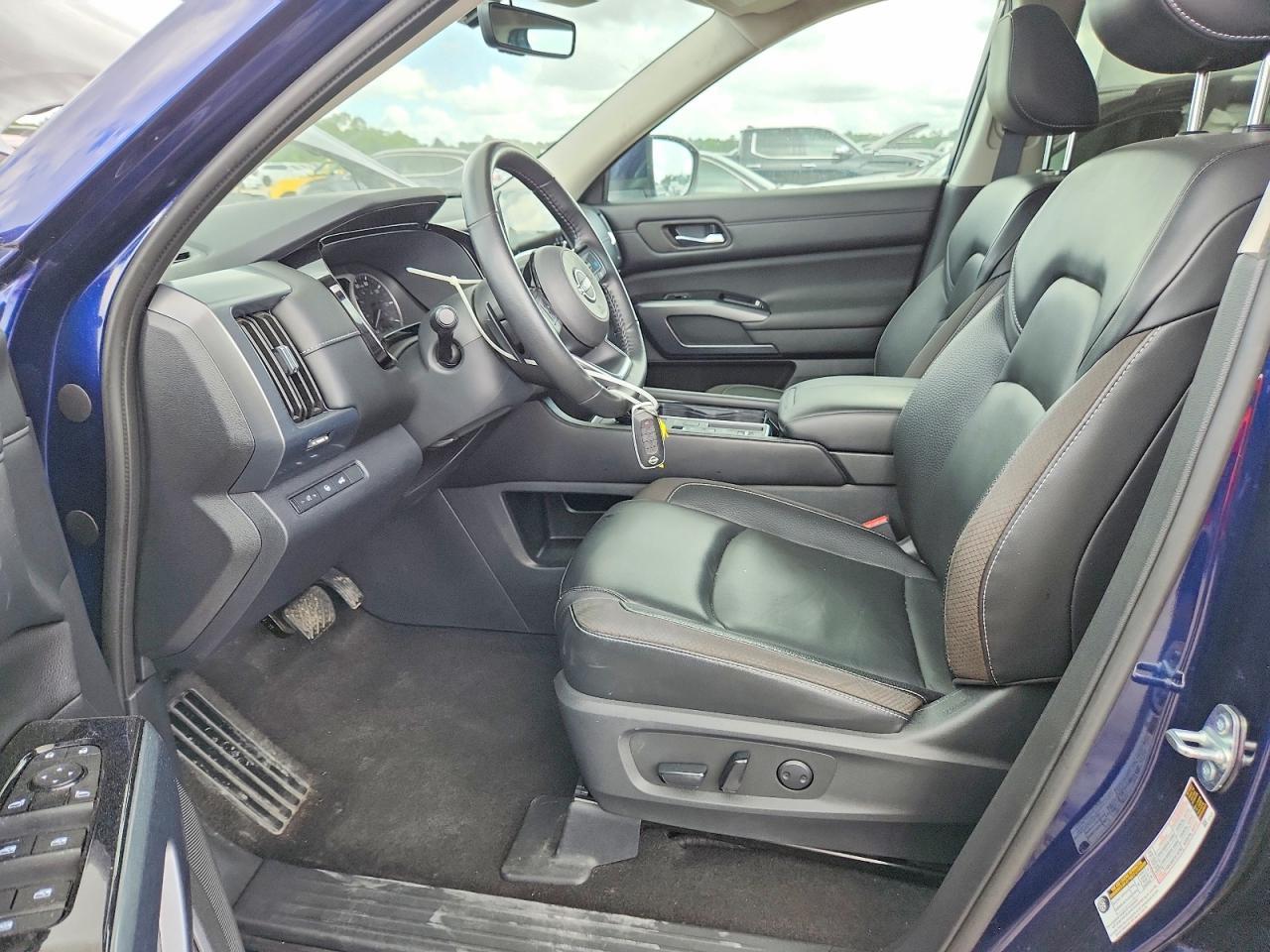 2023 Nissan Pathfinder Sl - Фото 7