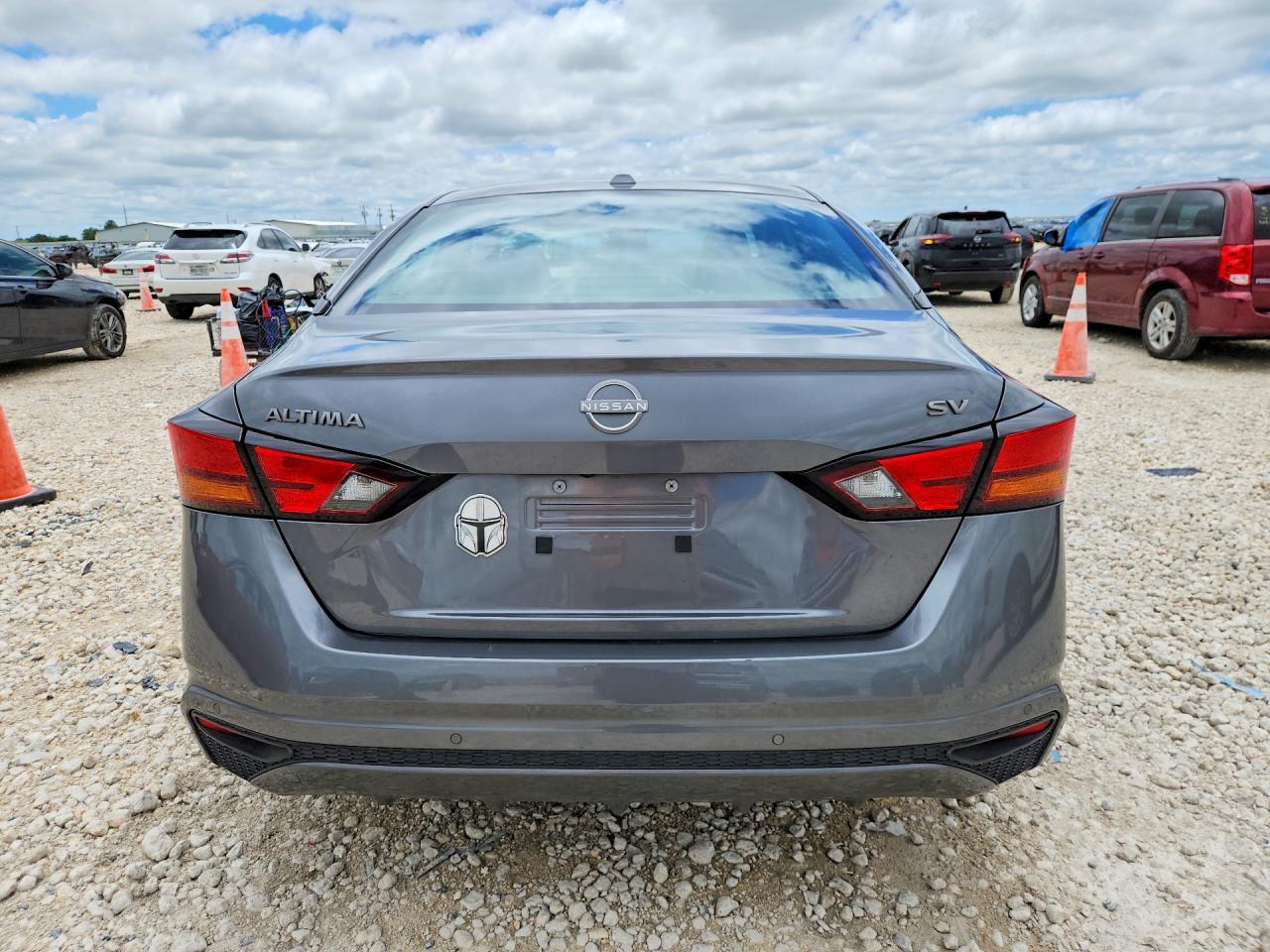 2024 Nissan Altima Sv - Image 6