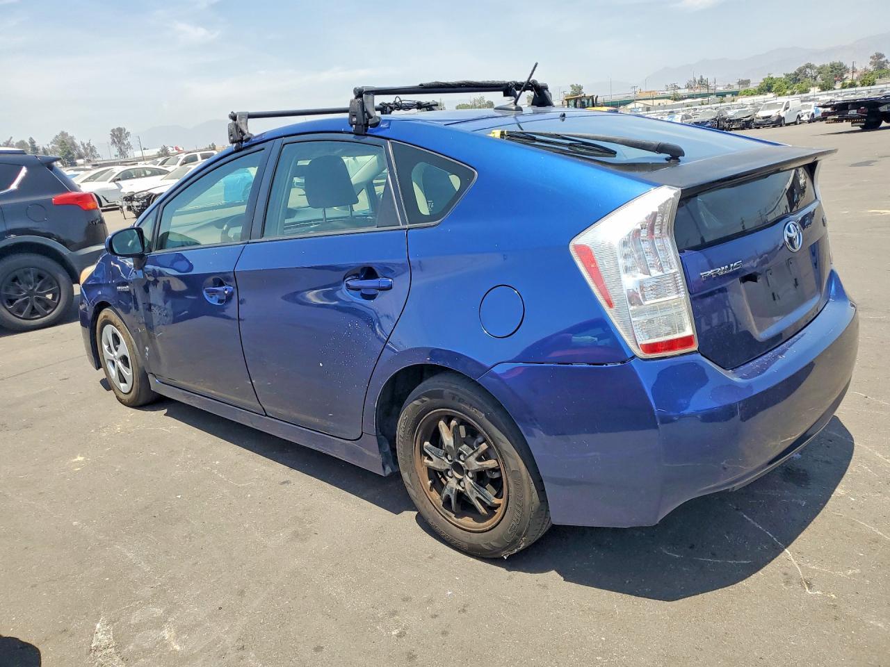2011 Toyota Prius One - Фото 2