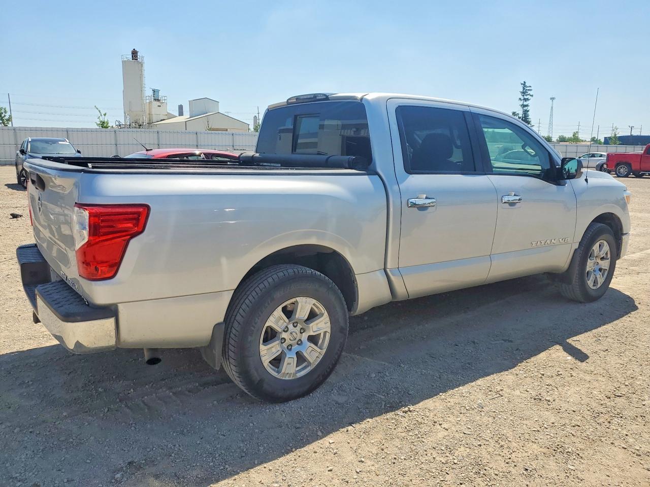 2019 Nissan Titan Sv - Image 3