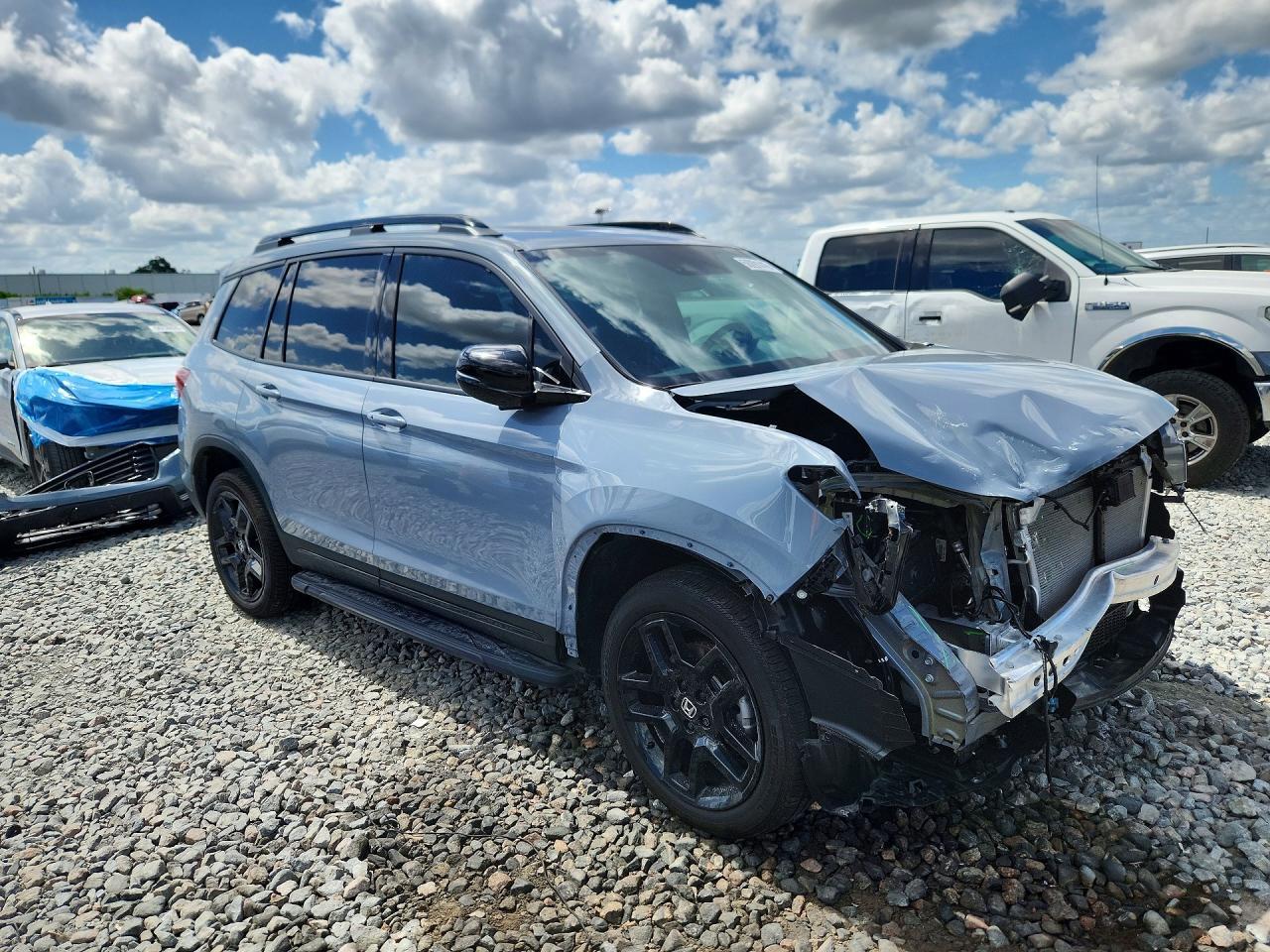2025 Honda Passport Black Edition - Image 4