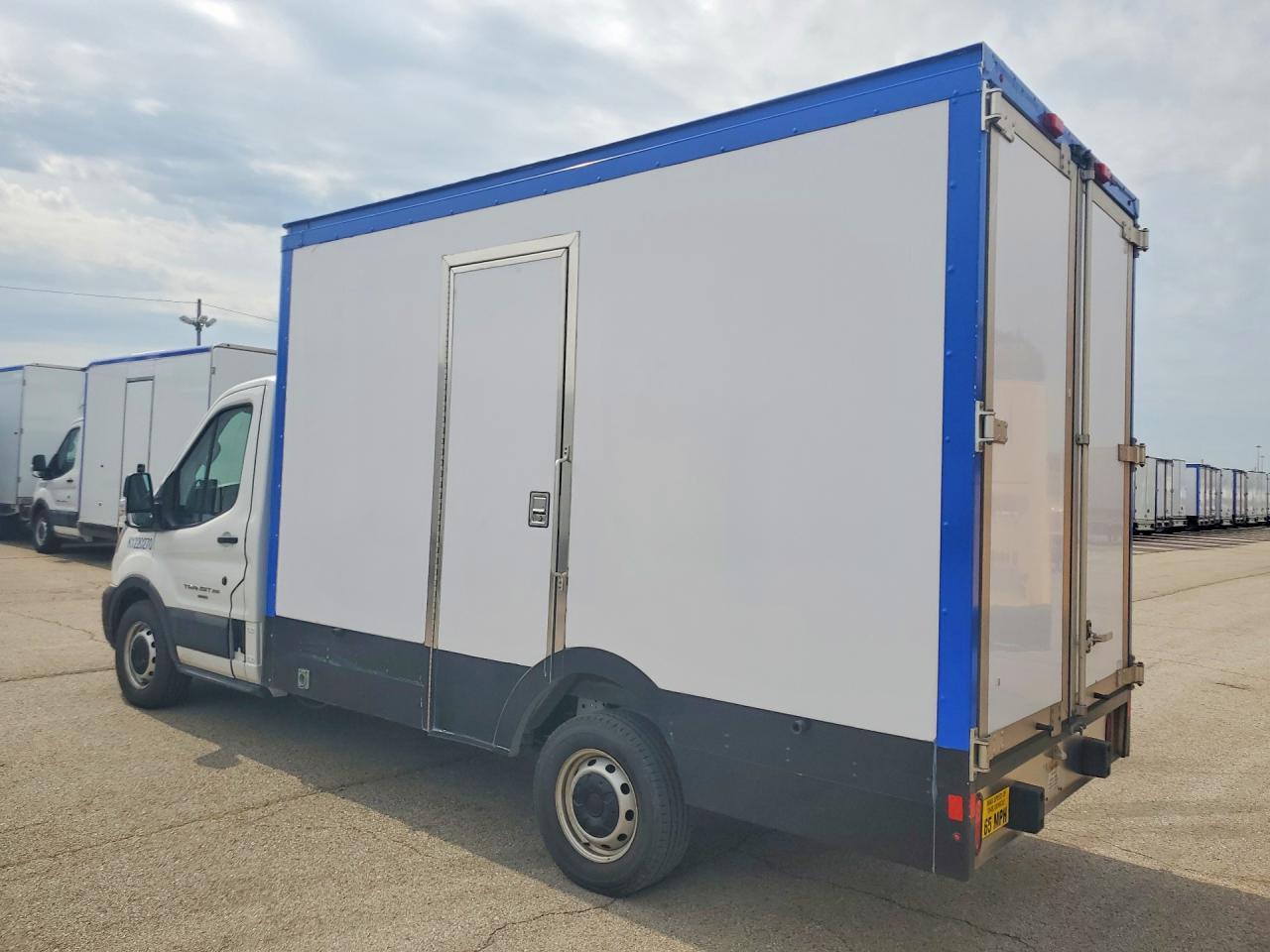 2023 Ford Transit Refrigerated Box Truck - Фото 2