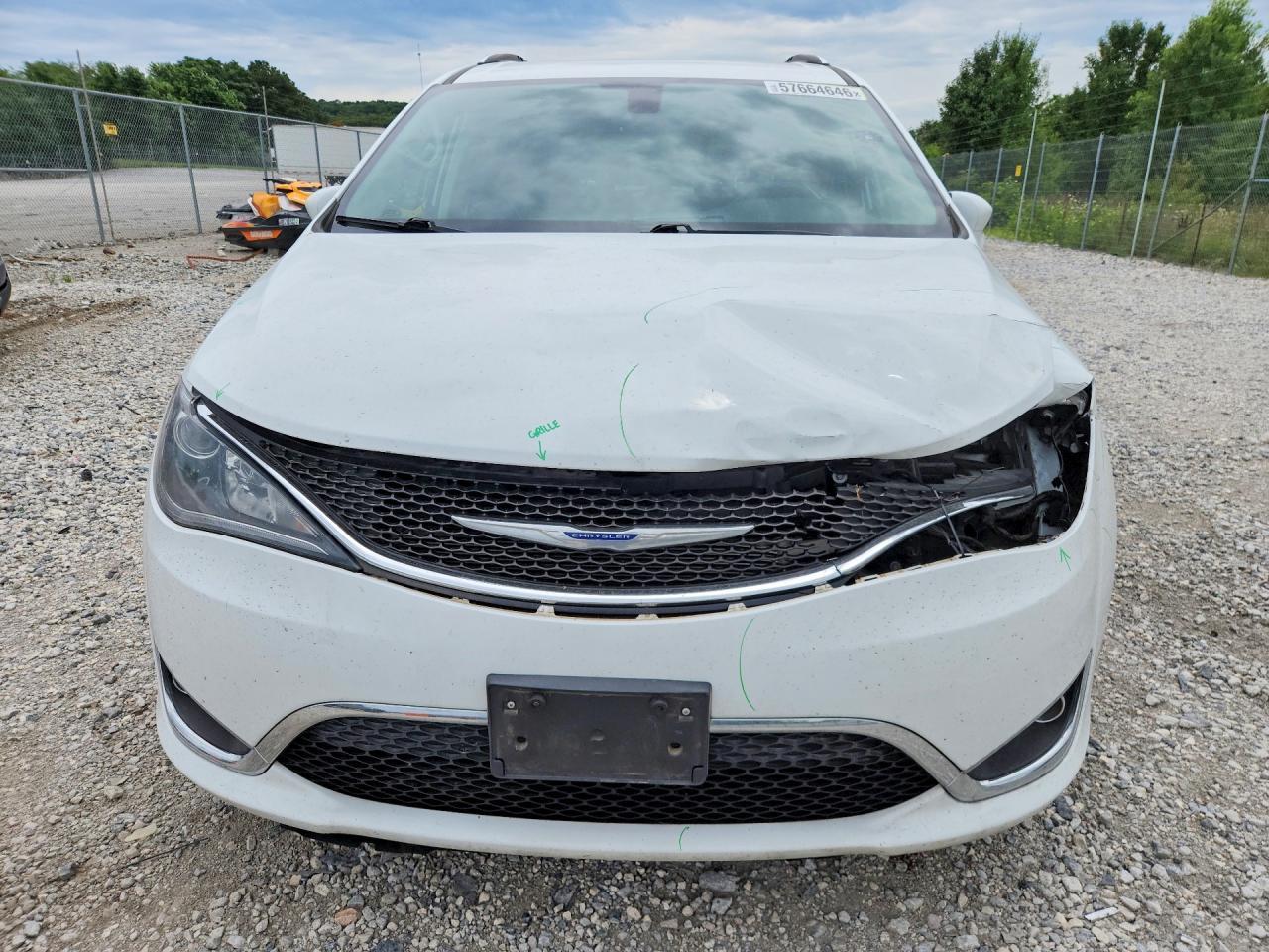 2020 Chrysler Pacifica Touring L - Image 5