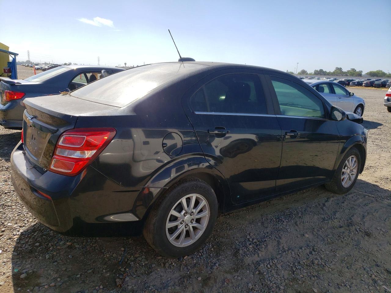 2017 Chevrolet Sonic Lt - Image 3